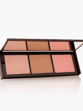 New! Mally Beauty Shimmer Shape & Glow Face Palette in Lighter
